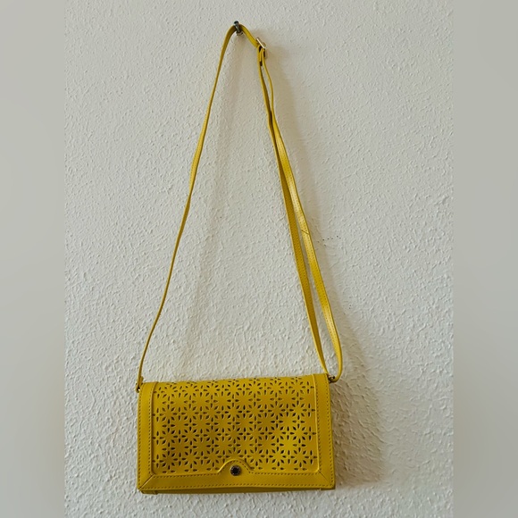 Danier Yellow Perforated Leather Crossbody Bag – New Without Tags - Picture 9 of 12